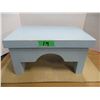 Image 1 : ESTATE:  BLUE STOOL