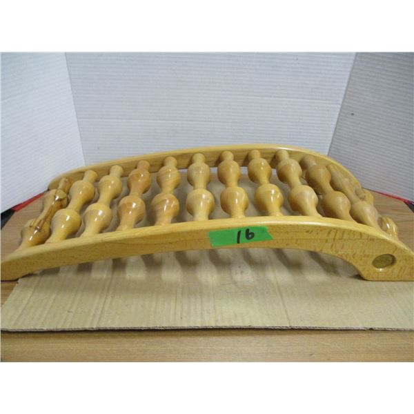ESTATE:  MASSAGING RACK