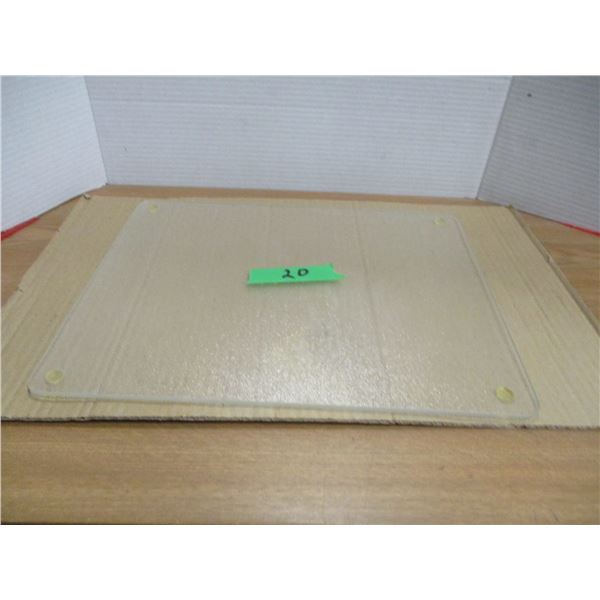 ESTATE:  CUTTING BOARD (APPROX. 15 X 12")