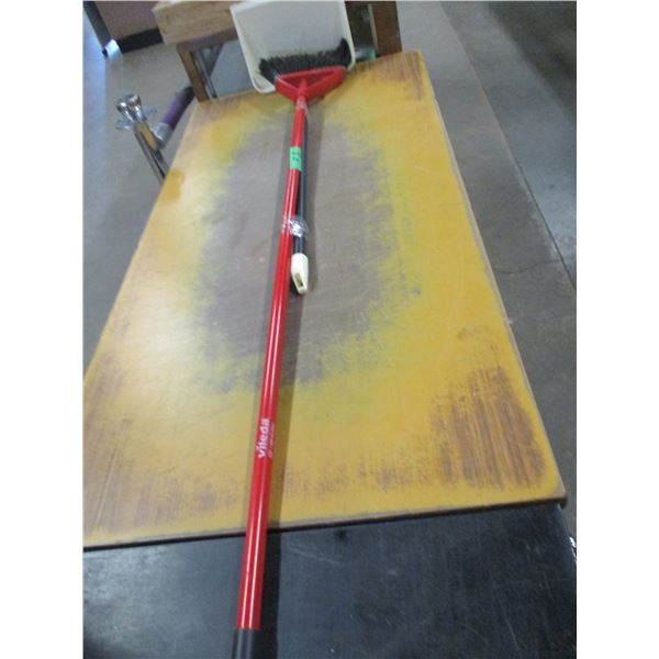 ESTATE:  BROOM & DUST PAN