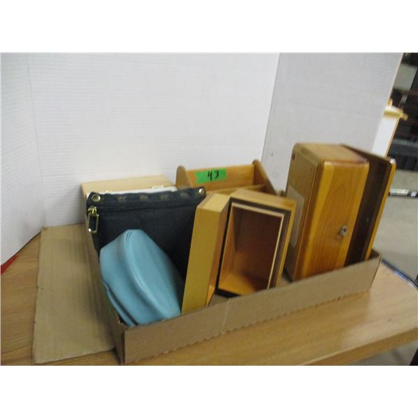 ESTATE:  FLAT C/W WOODEN BOXES & MISC