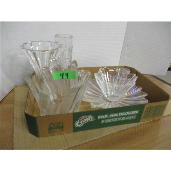 ESTATE:  FLAT C/W ASSORTED DISHWARE