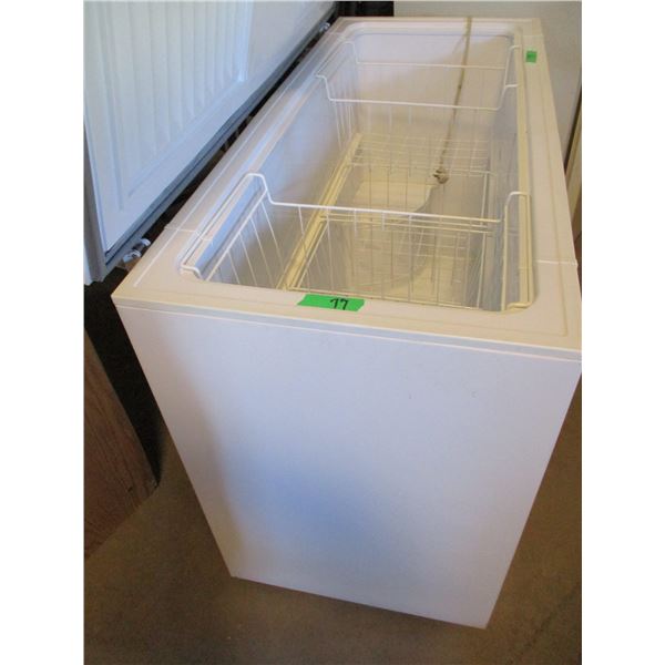 ESTATE:  APPROX. 12 CU FT CHEST FREEZER (WORKING) (22" X 30" X 53")