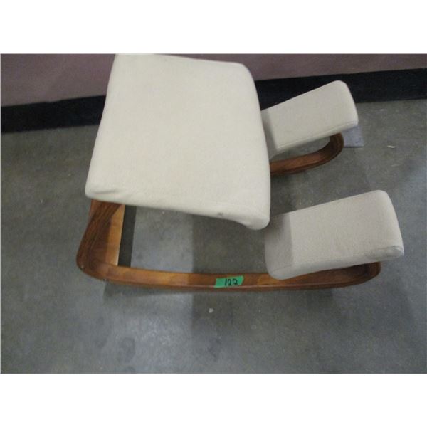 ESTATE:  ERGONOMIC CHAIR