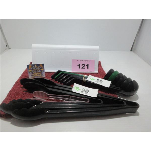 4 ASSORTED SERVING TONGS & 5 SAUCE LADELS - BUNDLE - BUNDLE