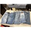 Image 1 : 5 pairs of jeans