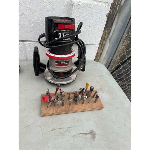 Craftsman router with router bits