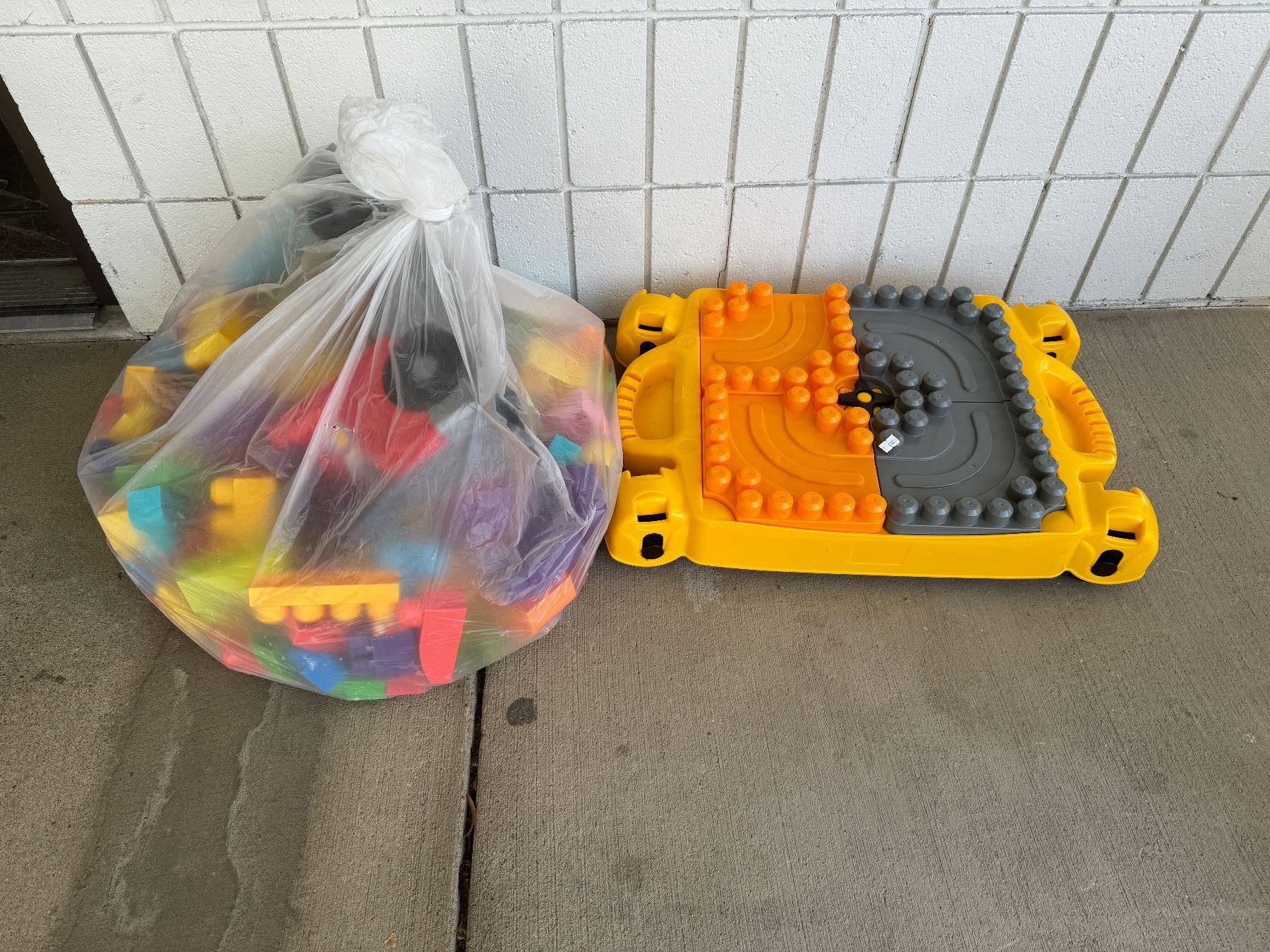 Mega blocks