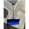 Image 1 : Shovel