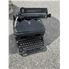 Image 1 : Remington Rand typewriter