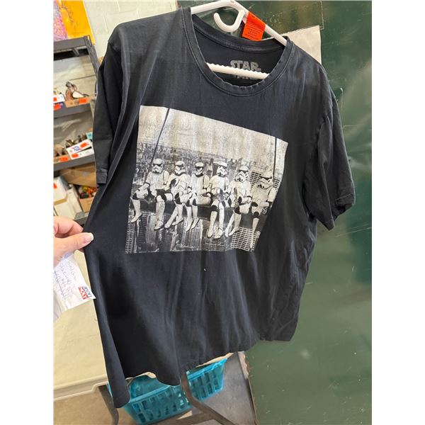 Star Wars t shirt large
