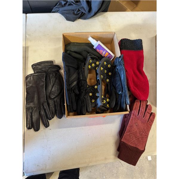 Gloves, grips etc