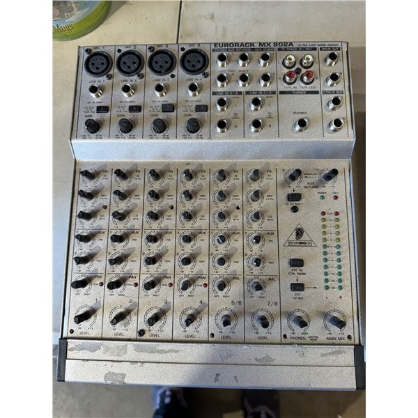 Behringer Eurorack MX 802A 8-Channel Compact Mixer!no cord