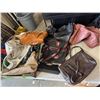 Image 1 : Assorted hand bags