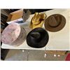 Image 1 : Hats and hatbox
