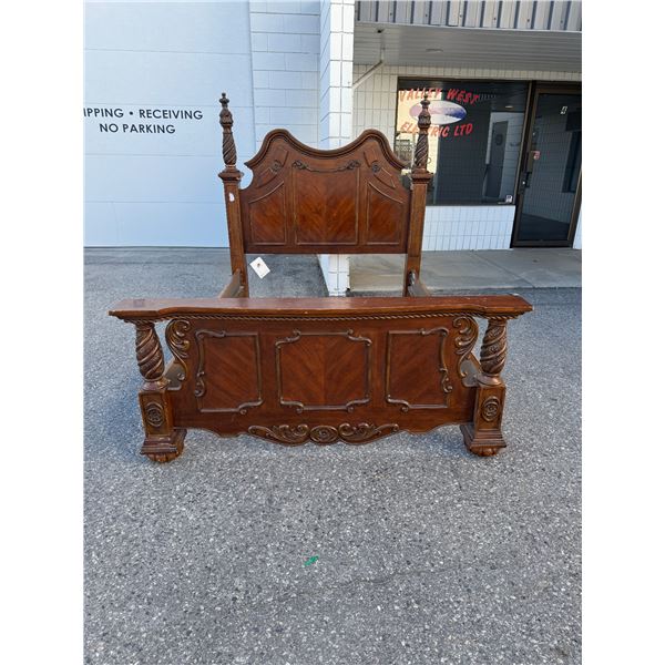 Ashley queen poster bed