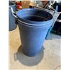 Image 2 : Garbage can and contents