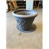 Image 1 : Plant pot
