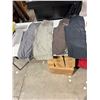 Image 1 : Capris size 4