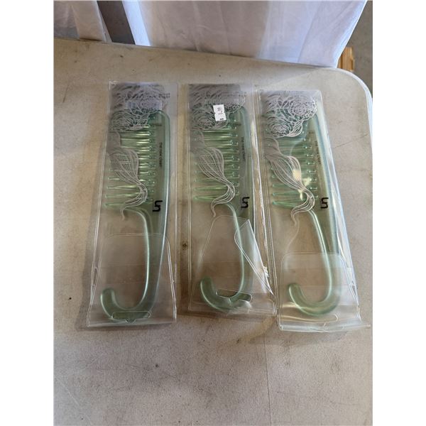 Unwash the new clean combs