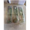 Image 1 : Unwash the new clean combs
