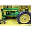 Image 2 : John Deere 620 Tractor