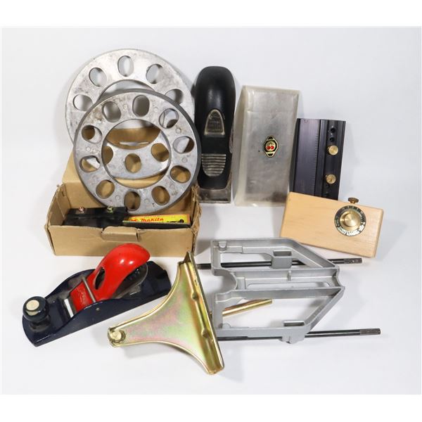 BOX OF TOOLS INCLUDING VINTAGE MADE IN USA PLANER