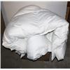 Image 1 : GOOSE FEATHER ANY POLYESTER DUVET, NOT NEW