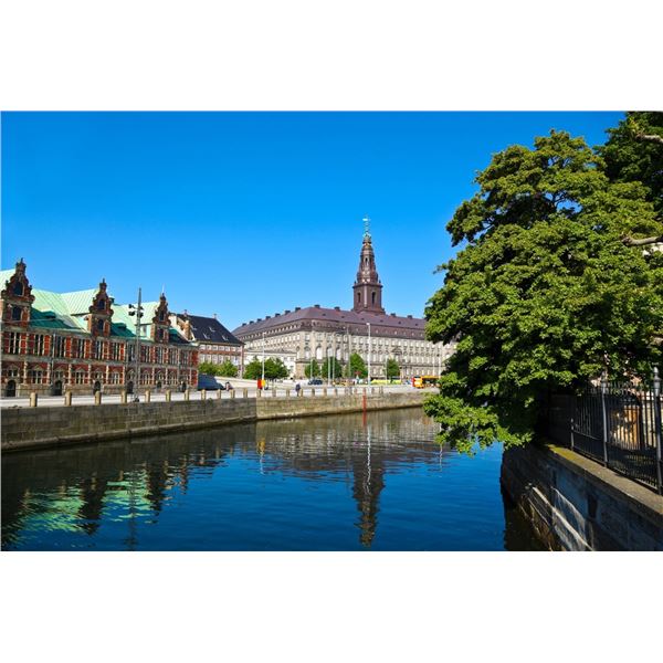 EXPLORE EROUPE- 5 nights for 2 Adults