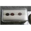 Image 2 : Lot of six boxes of gemstones with emeralds, citrines, garnets, topaz