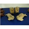 Image 1 : Lot of 4: 2 carved wood seals and 2 owls ()