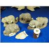 Image 1 : Lot of 5: 4 carved bone bears and 1 wood box with ivory top ()