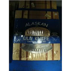 QUANTITY of 5 ulu knives with wooden cutting board ()