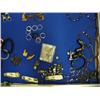 Image 6 : Case of brand new items- totems, bracelets, trade beads, knives, rings, key chains ()