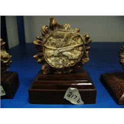 CHOICE on 4 elk antler butt carvings: eagle with 2 guns ()