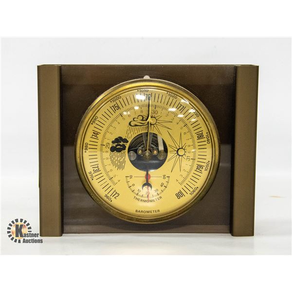 VINTAGE BAROMETER / THERMOMETER COMBO