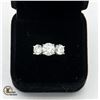 Image 1 : 3 ROUND BRILLIANT CUT MOISSANITE VVS D WITH CENTER