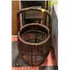 Image 1 : LARGE WICKER BASKET DECOR