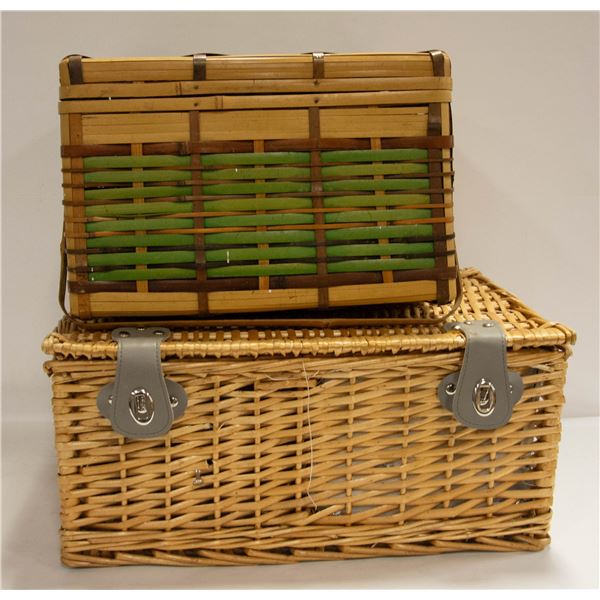 2 PICNIC BASKETS