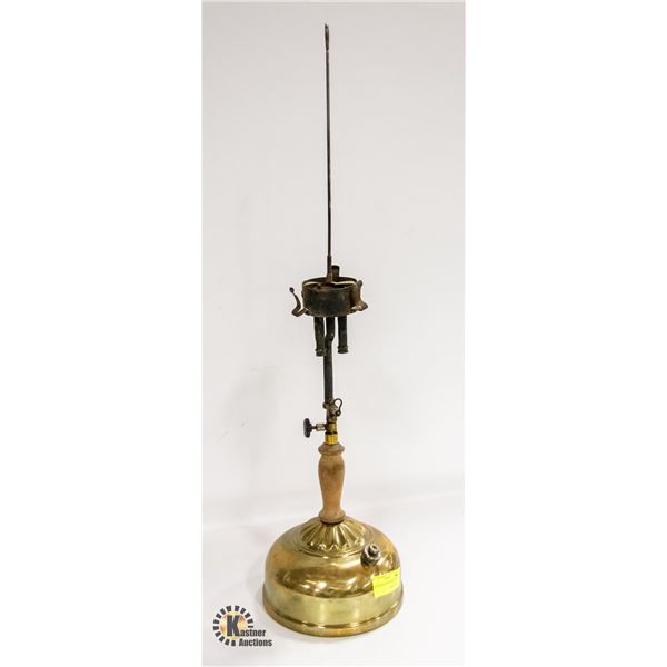 VINTAGE KEROSENE BRASS LAMP