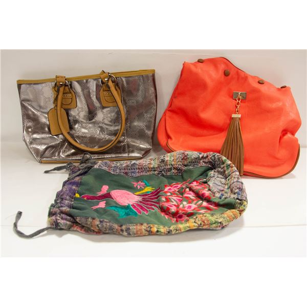 FLAT OF THREE PURSES