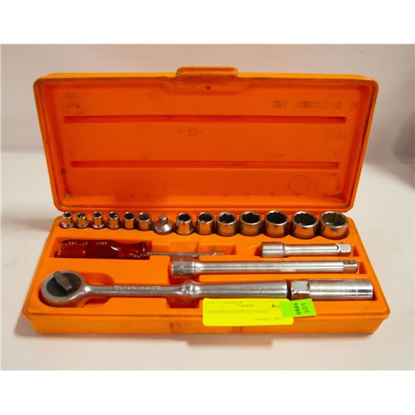 3/8 INCH SOCKET SET USED
