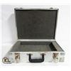 Image 2 : ALUMINUM HARDBODY FOAM PADDED INSTRUMENT