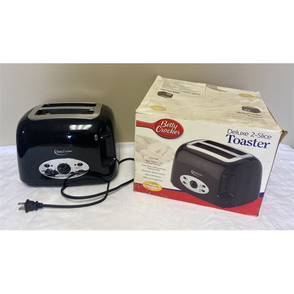 BETTY CROCKER DELUXE 2 SLICE TOASTER