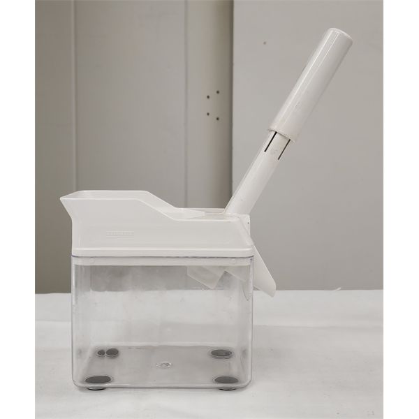 LEIFHEIT CHERRY PITTER WITH STONE CATCHER