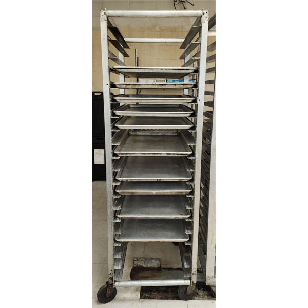 ROLLING BAKING RACK W/ BAKING SHEETS