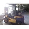 Image 10 : (Oahu) CAT GR35 Propane Forklift (Does Not Run, Needs Repair)