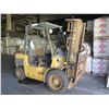 Image 3 : (Oahu) CAT GR35 Propane Forklift (Does Not Run, Needs Repair)