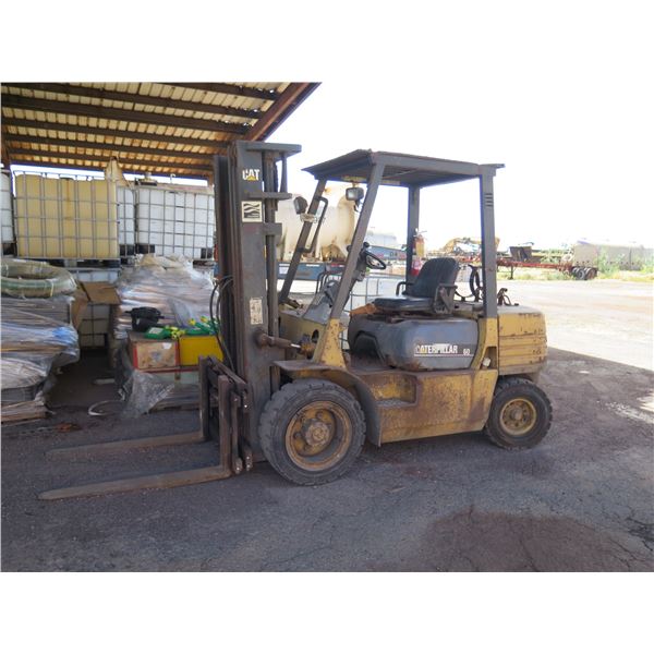 (Oahu) CAT 60 Forklift (Does Not Run, Needs Repair)