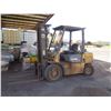 Image 1 : (Oahu) CAT 60 Forklift (Does Not Run, Needs Repair)